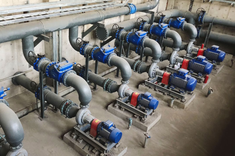 large gate valves in use